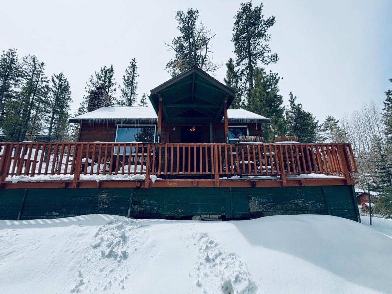 Snow Bunny Lodge - Perfect Big Bear Getaway! Deck With A New Hot Tub And Charcoal Barbecue! Big Bear Lake Exterior foto